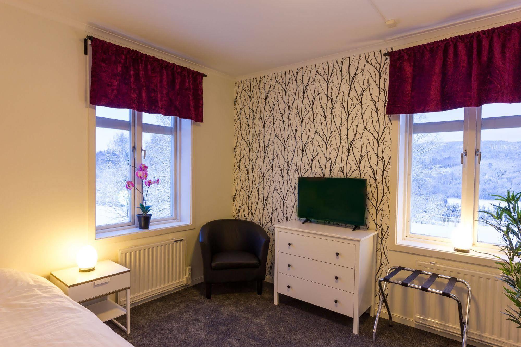 Hotell Restaurang Naemforsen Näsåker Eksteriør billede